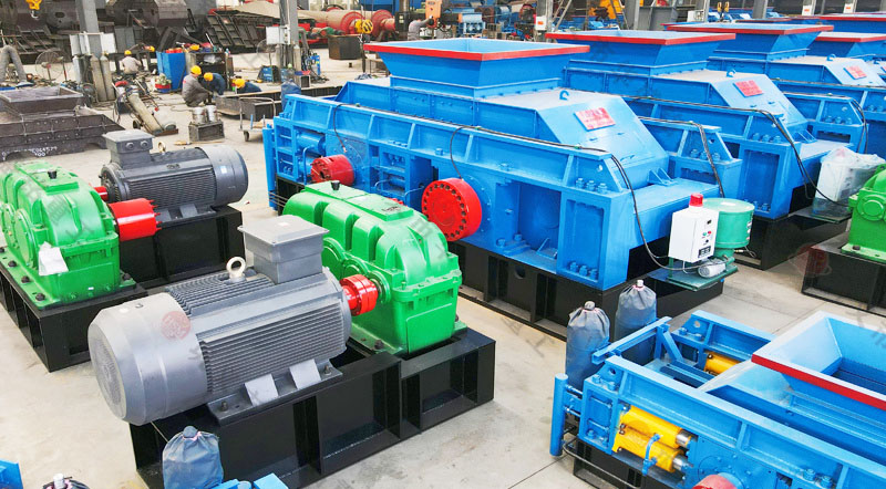 2米長的鉀長石制砂機一小時產(chǎn)量多少，自重多少噸