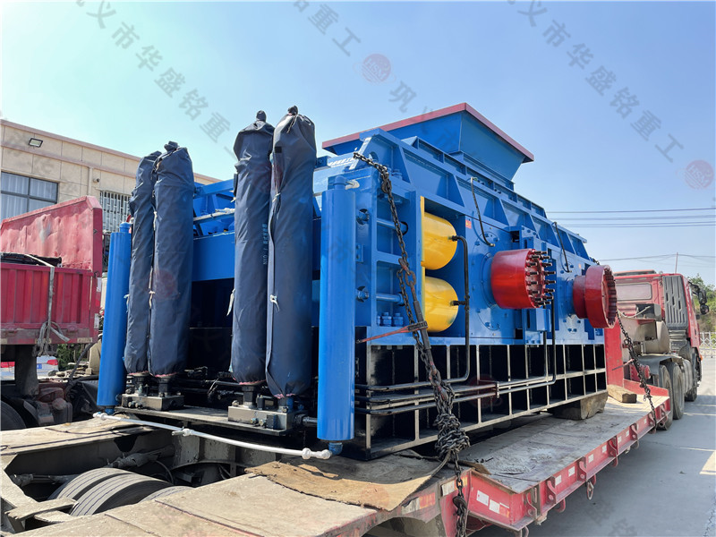 每小時(shí)產(chǎn)量100噸對(duì)輥破碎機(jī)，哪個(gè)型號(hào)合適